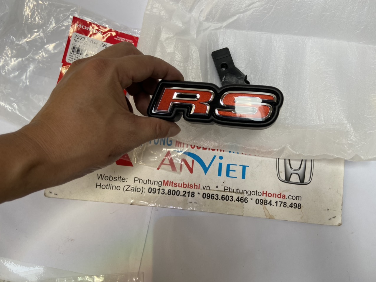 Chữ RS xe Honda Brio